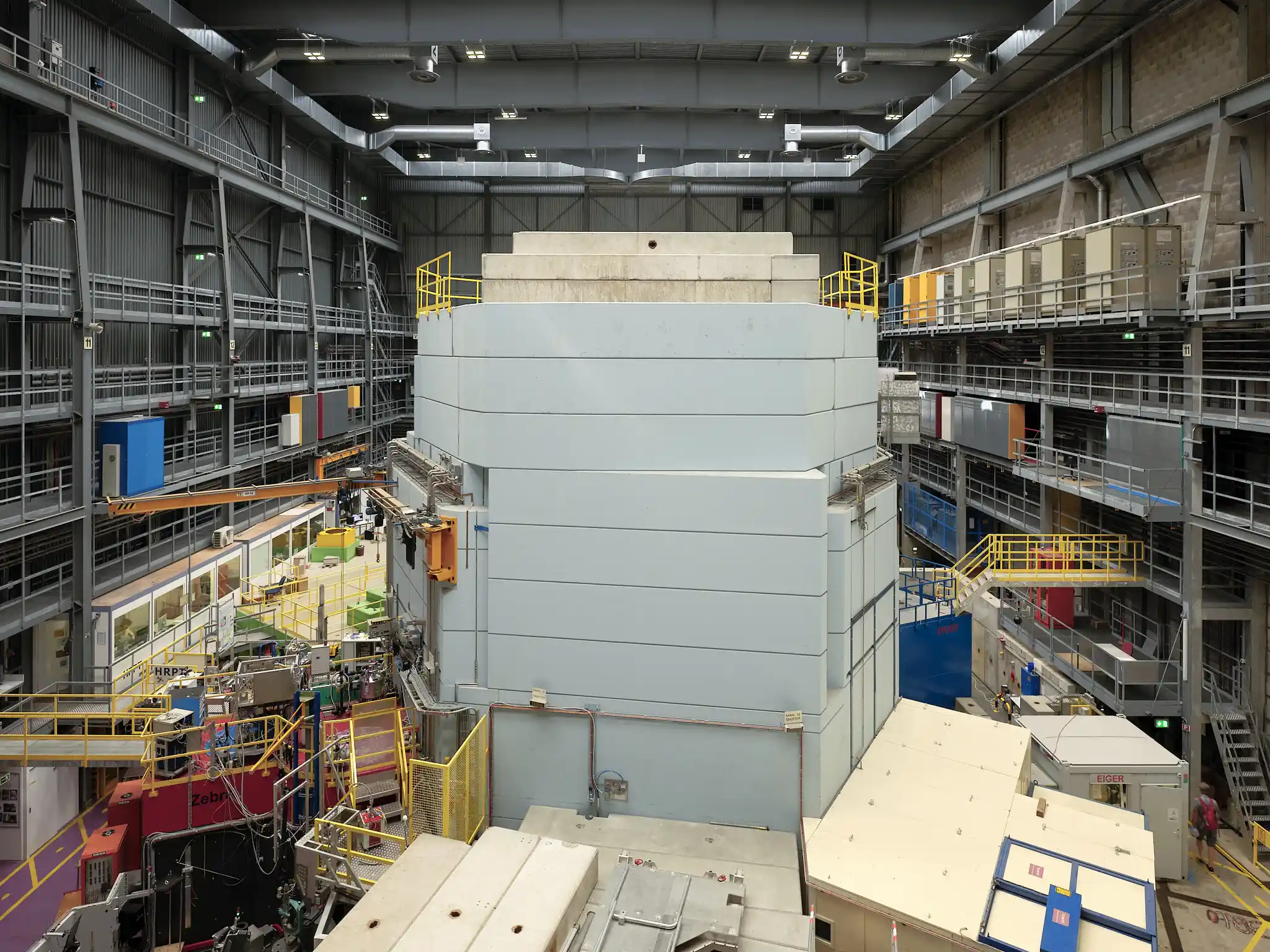 Das Paul Scherrer Institut ist schweizweit die grösste Forschungseinrichtung für Ingenieur- und Naturwissenschaften. Die Anfänge der weltweit anerkannten Forschungsstätte reichen in die 1060er-Jahre zurück.